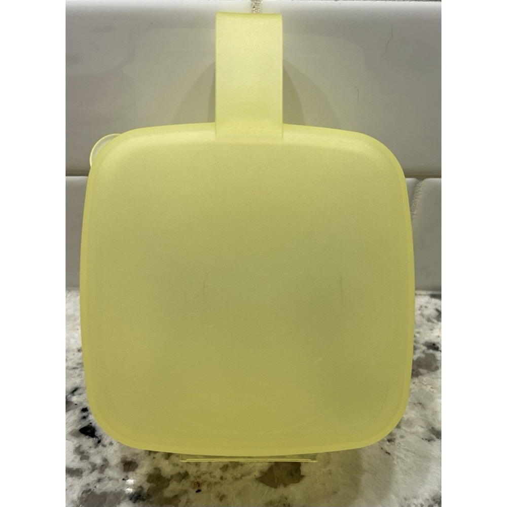 tupperware forget me not cheese keeper‎ Yellow